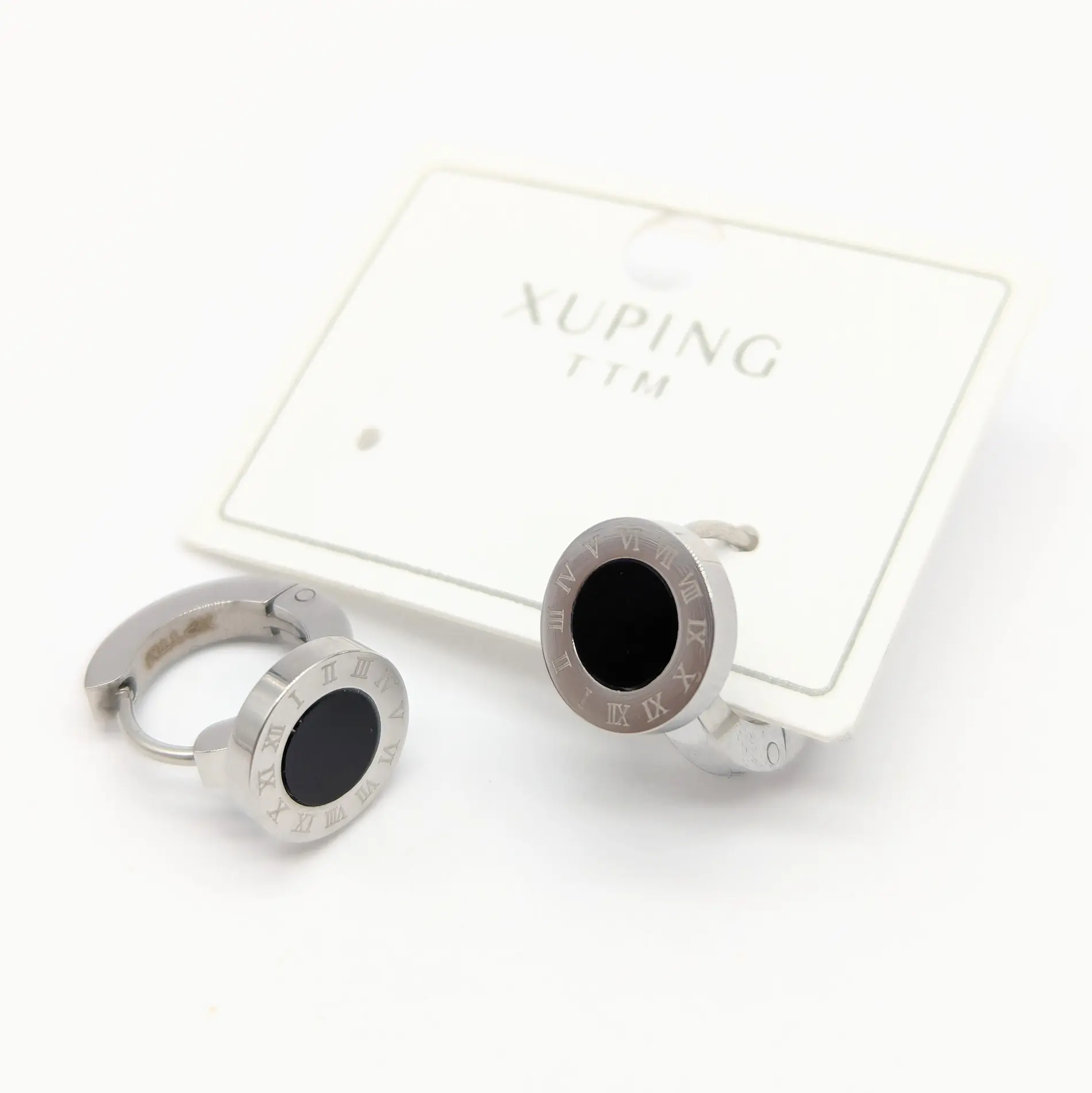 Сережки Xuping TTM “Римські” з чорним акцентом діаметр 1.3