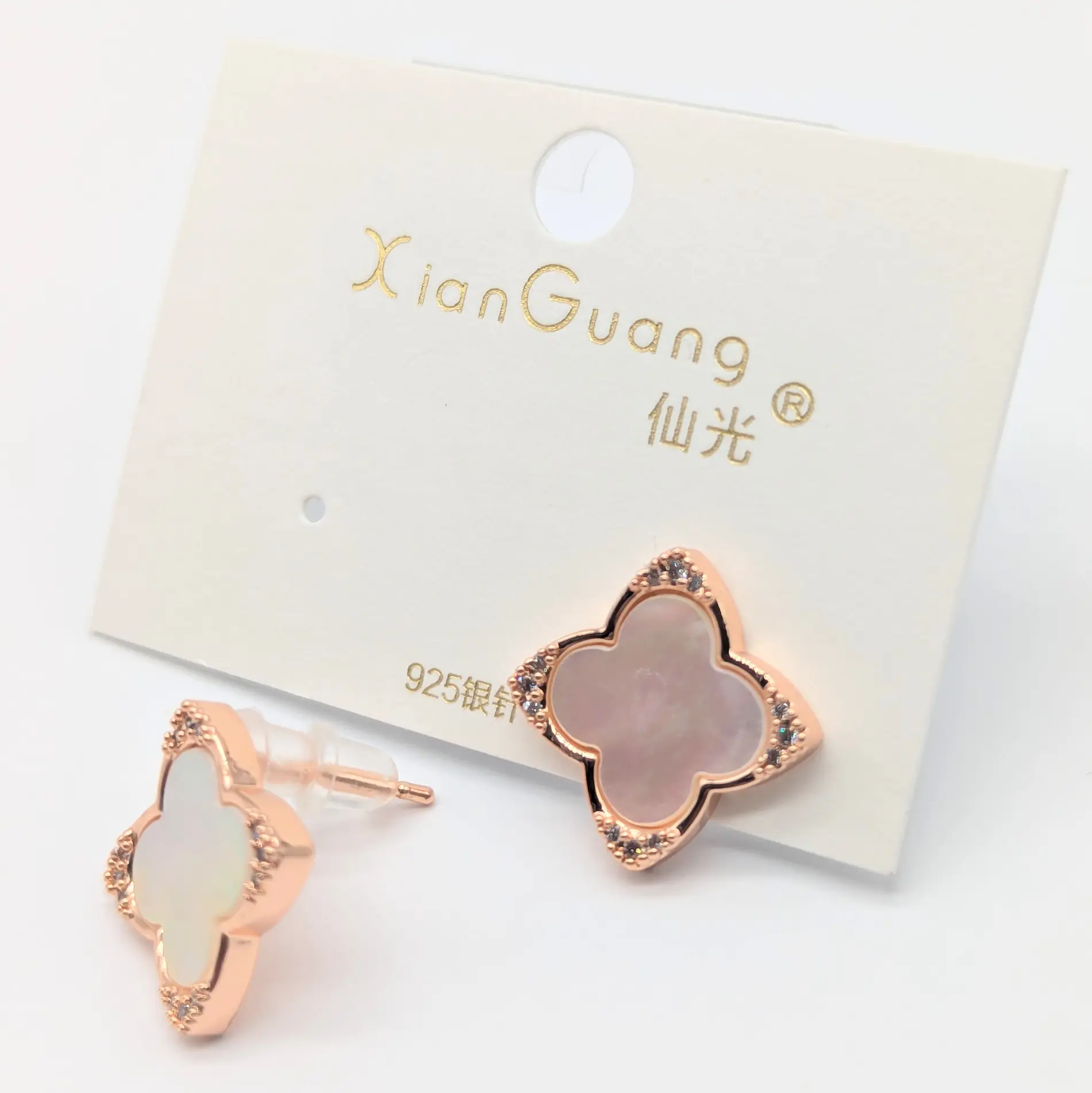 Сережки позолота 18к “Гуанг” з цирконієм та перламутровою вставкою 1.6*0.6. Штифт S925