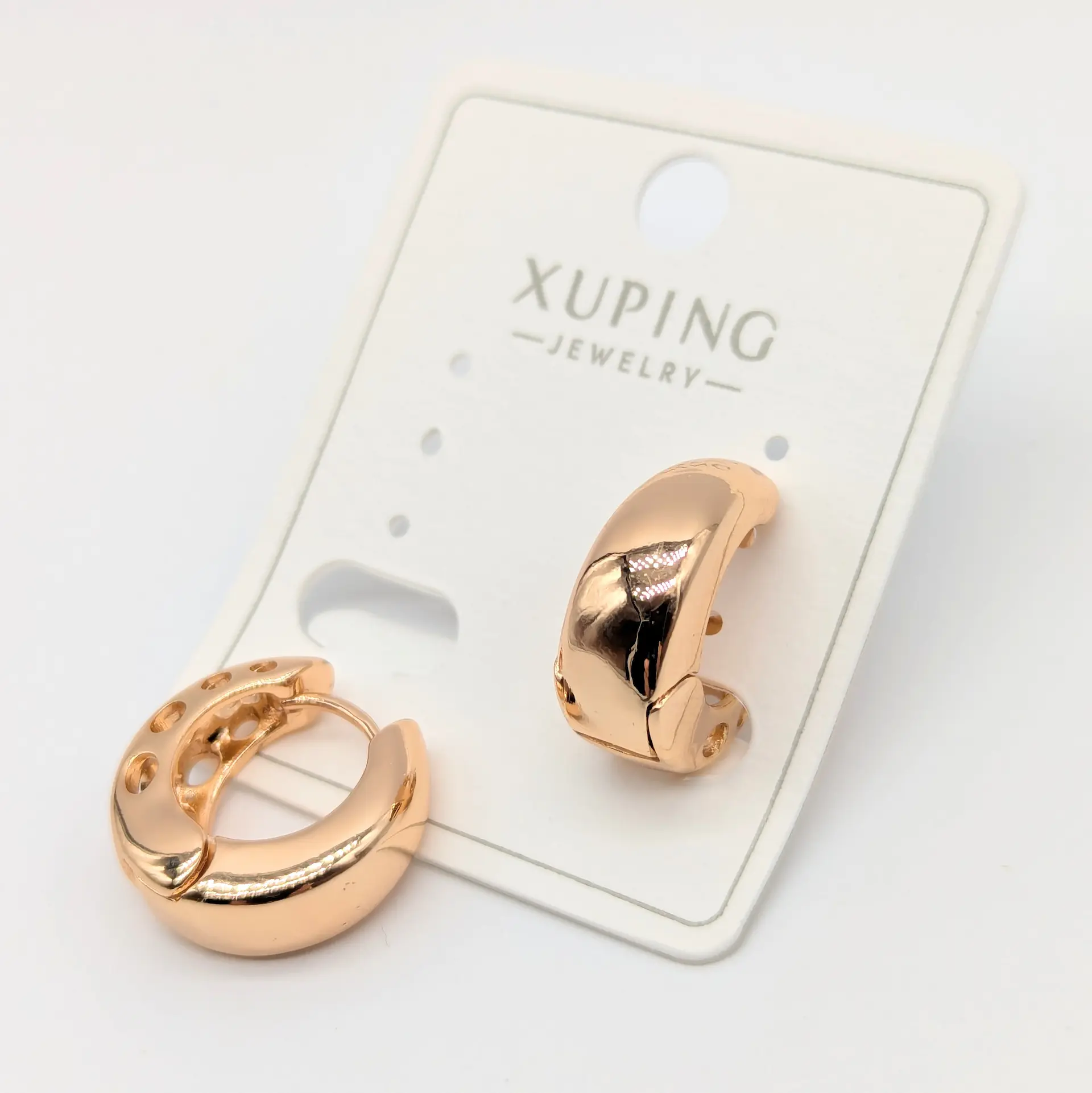 Сережки Xuping, 18К “Люміна” з гладкою поверхнею, 0.6*1.7 см