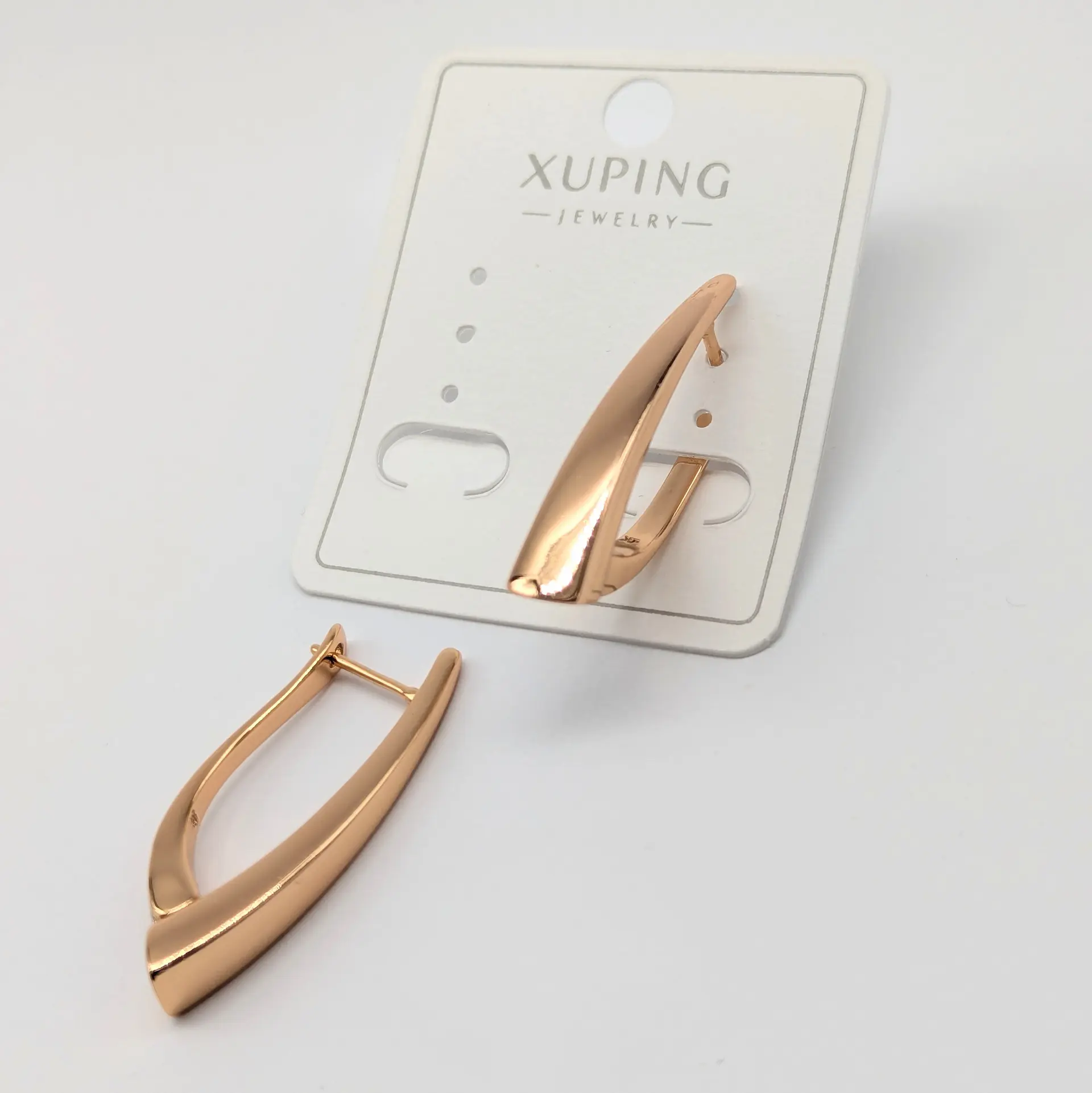 Сережки Xuping 18к «Золотий пелюсток», 0.6*3.1 см