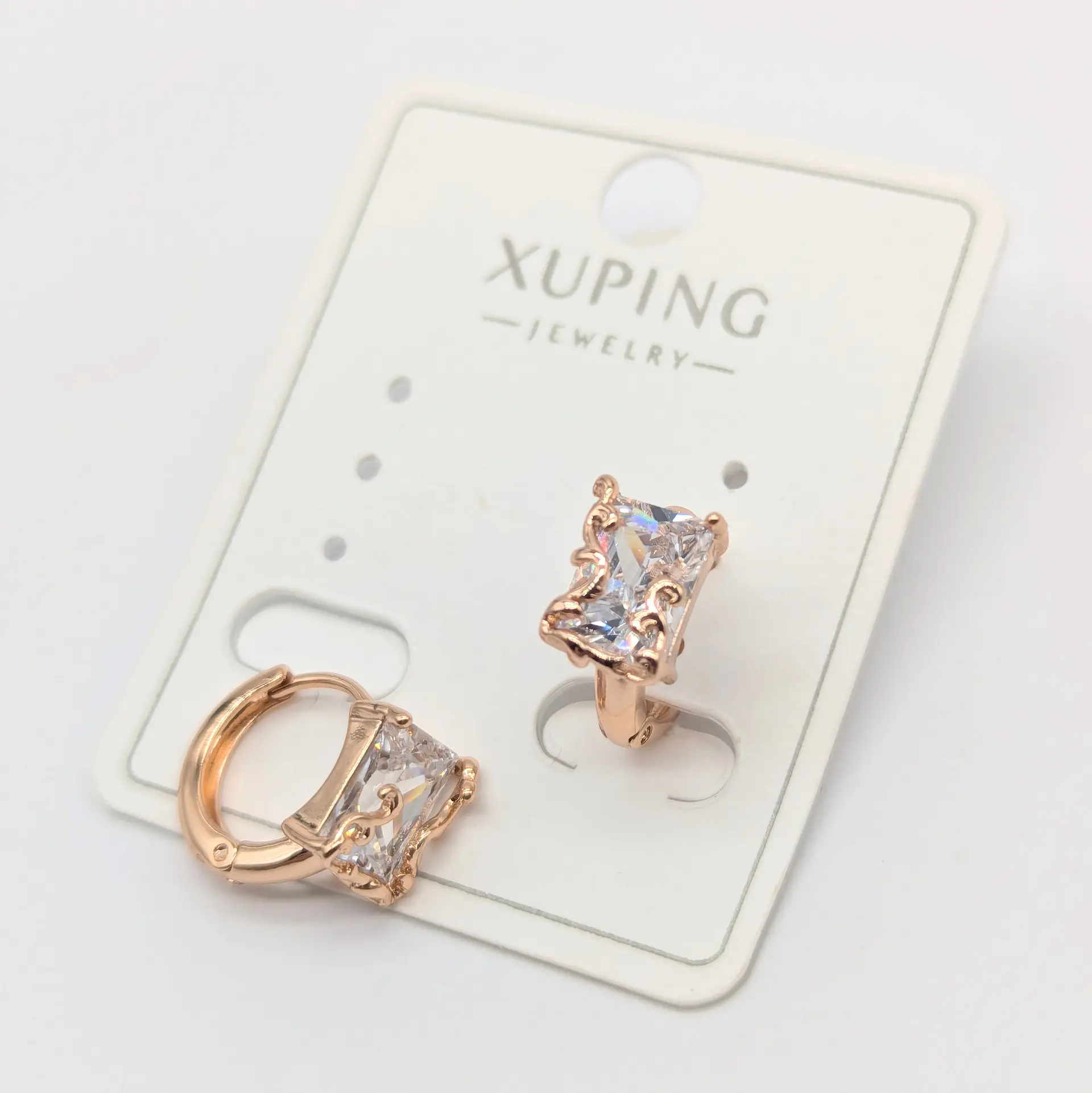 Сережки Xuping 18к «Кришталевий Акцент», 0.7*1.2 см