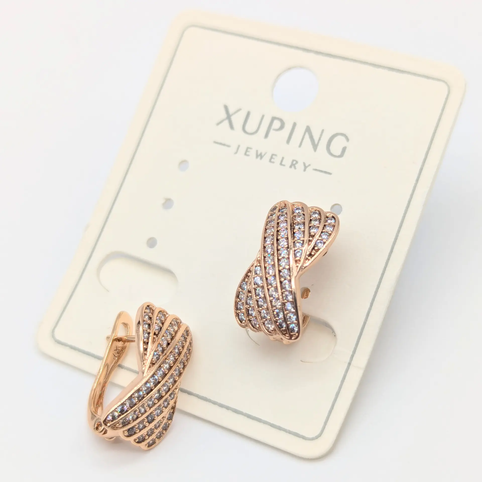 Сережки Xuping 18к «Золотий Віраж», 0.9*1.5 см