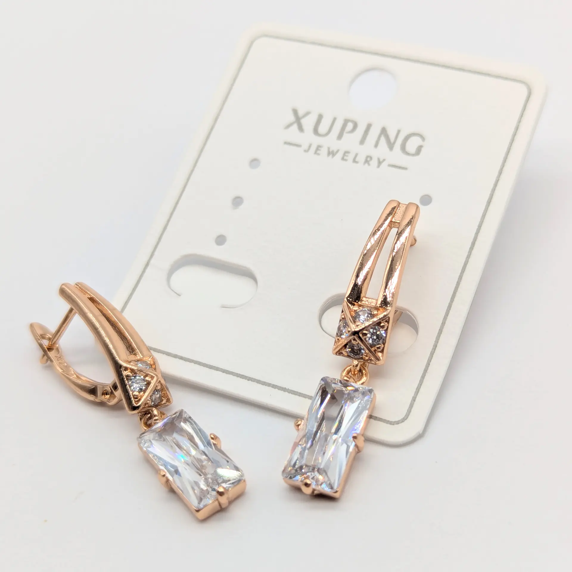 Сережки Xuping 18к «Кришталевий Променад», 0.6*3.3 см