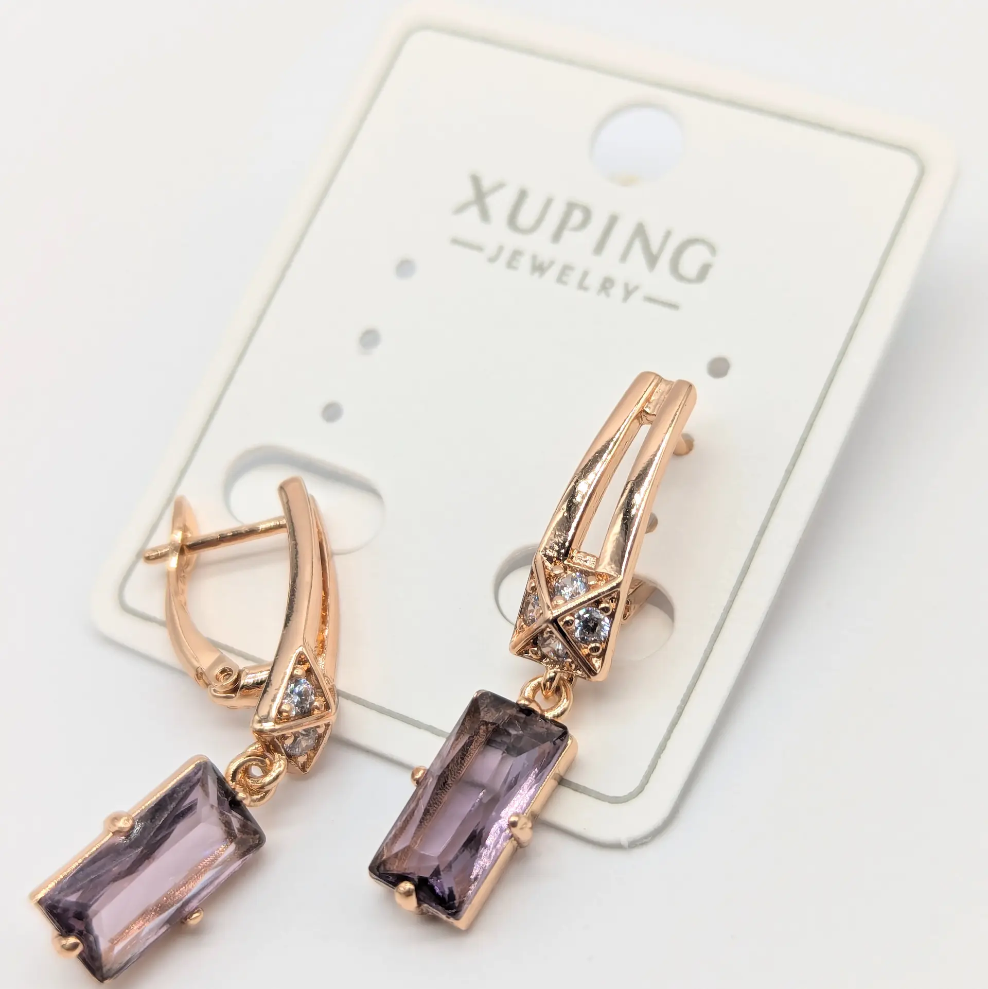 Сережки Xuping 18к «Аметистовий Вектор», 0.6*3.3 см