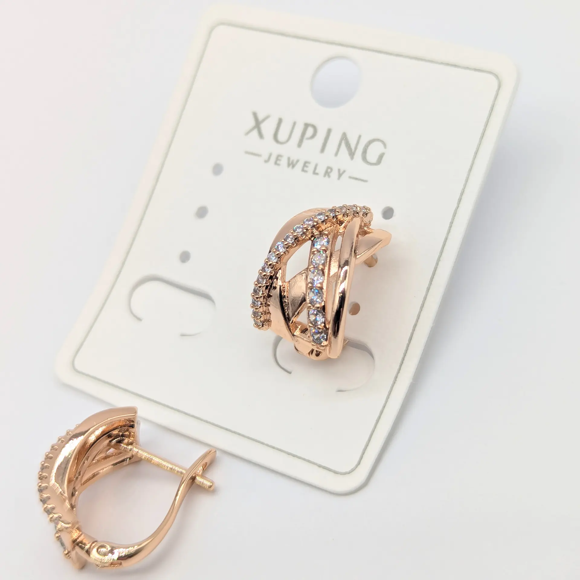 Сережки Xuping 18к «Переплетіння Сяйва», 1.1*1.5 см