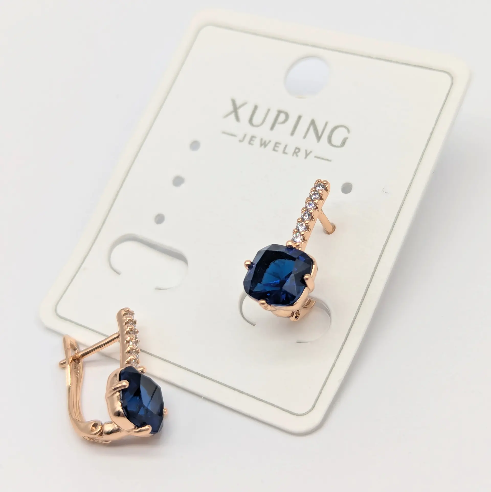 Сережки Xuping 18к «Сапфірова Лінія», 0.8*1.6 см
