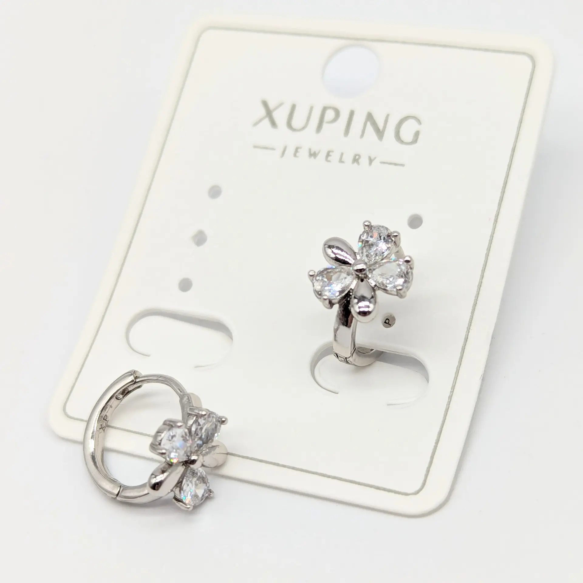 Сережки Xuping срібні «Кришталева Конюшина», 0.9*1.2 см