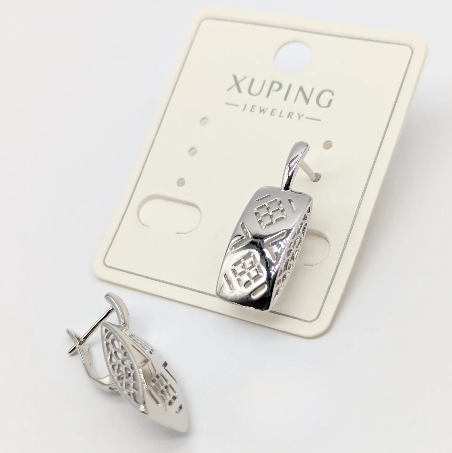 Сережки Xuping «Срібний Орнамент», 0.9*2.5 см